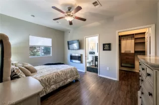 Photo #4: 2446187 Listing