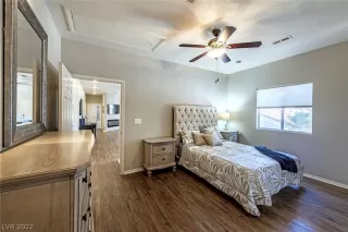 Photo #6: 2446187 Listing