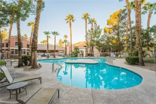 Photo #4: 2446267 Listing 