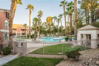 Photo #5: 2446267 Listing 