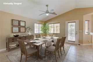 Photo #4: 2446270 Listing