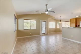 Photo #6: 2446270 Listing