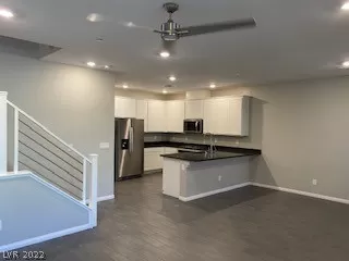 Photo #3: 2446310 Listing 