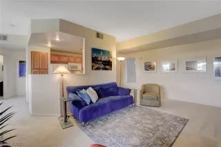 Photo #6: 2446322 Listing