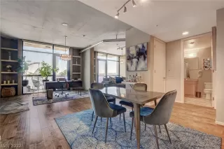 Photo #3: 2446331 Listing