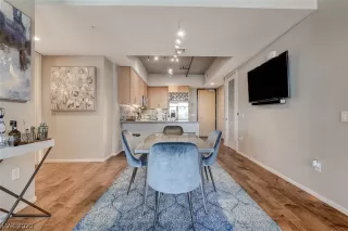 Photo #4: 2446331 Listing