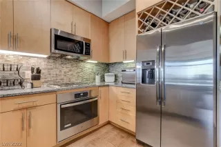 Photo #6: 2446331 Listing