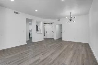 Photo #4: 2446391 Listing