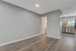 Photo #5: 2446417 Listing