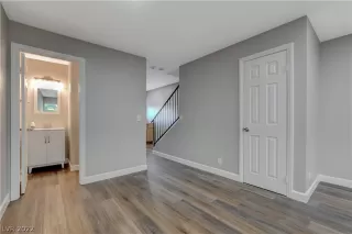 Photo #6: 2446417 Listing