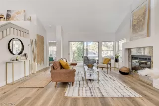 Photo #1: 2446429 Listing 