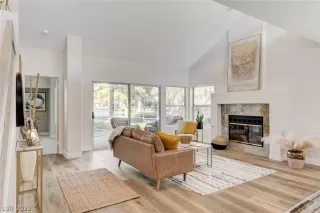 Photo #2: 2446429 Listing 