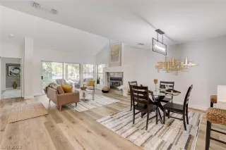 Photo #5: 2446429 Listing 