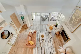 Photo #6: 2446429 Listing 