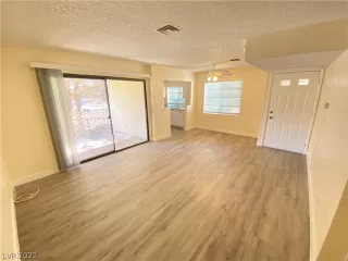 Photo #4: 2446454 Listing 