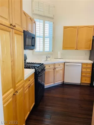 Photo #6: 2446461 Listing