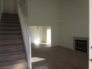 Photo #5: 2446523 Listing 