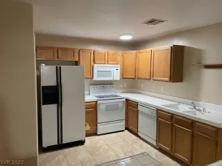 Photo #3: 2446551 Listing 