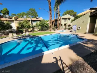 Photo #2: 2446598 Listing