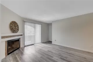 Photo #5: 2446602 Listing 