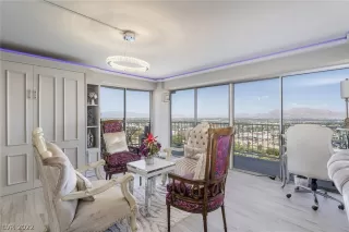 Photo #5: 2446640 Listing