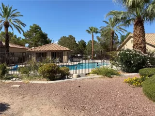 Photo #5: 2446657 Listing 