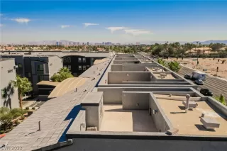 Photo #3: 2446677 Listing