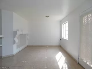 Photo #4: 2446710 Listing 