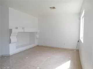 Photo #5: 2446710 Listing 