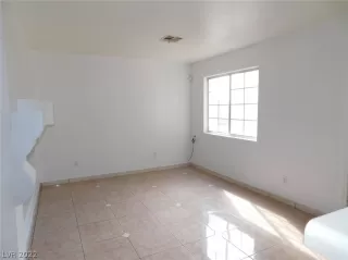 Photo #6: 2446710 Listing 