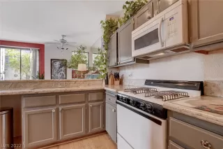 Photo #2: 2446767 Listing