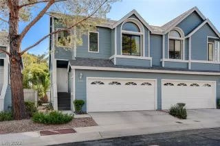 Photo #4: 2446767 Listing