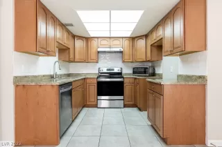 Photo #6: 2446794 Listing 