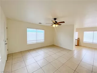 Photo #4: 2446803 Listing 