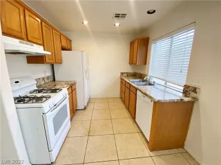 Photo #6: 2446803 Listing 