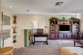 Photo #5: 2446828 Listing 