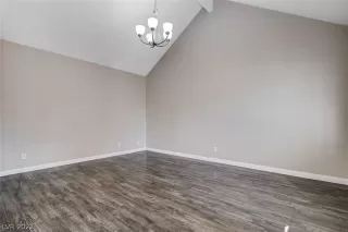 Photo #1: 2446829 Listing