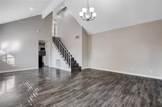 Photo #2: 2446829 Listing