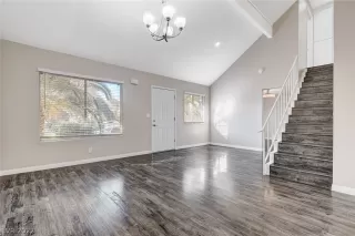 Photo #3: 2446829 Listing