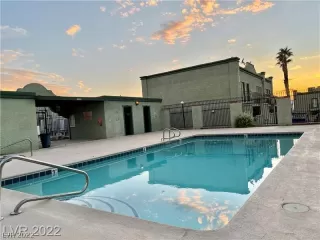 Photo #1: 2446856 Listing 