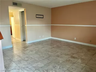 Photo #4: 2446856 Listing 
