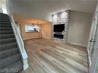 Photo #2: 2446867 Listing 