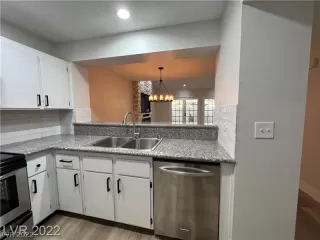 Photo #6: 2446867 Listing 