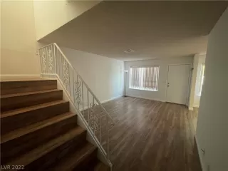 Photo #6: 2446872 Listing 