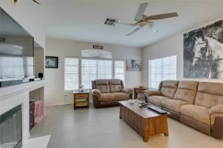 Photo #6: 2446876 Listing