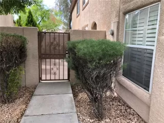 Photo #1: 2446886 Listing 