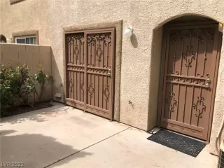 Photo #2: 2446886 Listing 