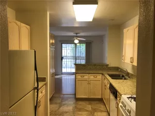 Photo #5: 2446886 Listing 