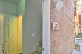 Photo #2: 2446893 Listing