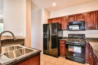 Photo #3: 2446893 Listing